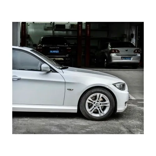 Folie auto PET Premium alb lucios pentru colantare caroserie cu tehnologie anti-bule 16m x 1.52m — imaginea 5