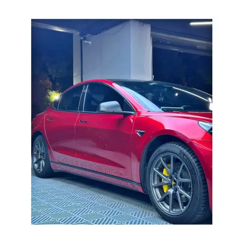 Folie auto PET Premium rosu liquid metal cherry red pentru colantare caroserie cu tehnologie anti-bule 16m x 1.52m — imaginea 4