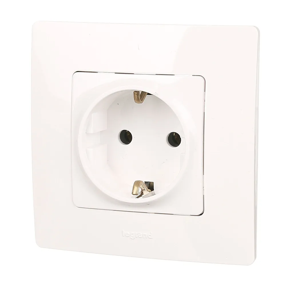Priza schuko simpla Legrand Niloe, clasica, IP20, alba